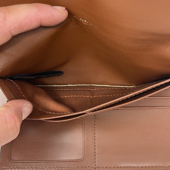 Fossil Brown Leather Folding Wallet - Picture 5 of 10